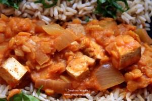 Curry z czerwonej soczewicy.