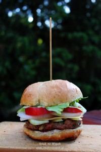 Domowe hamburgery z indyka.