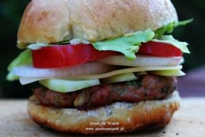 Domowe hamburgery z indyka.